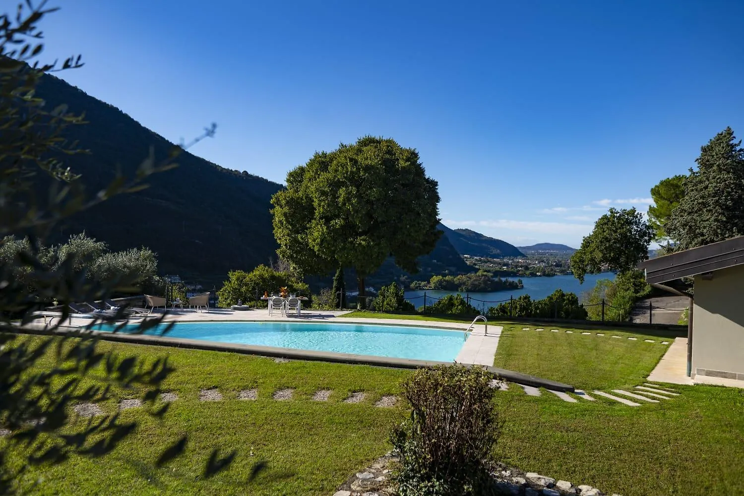 Villa Anna Lake View Pilzone