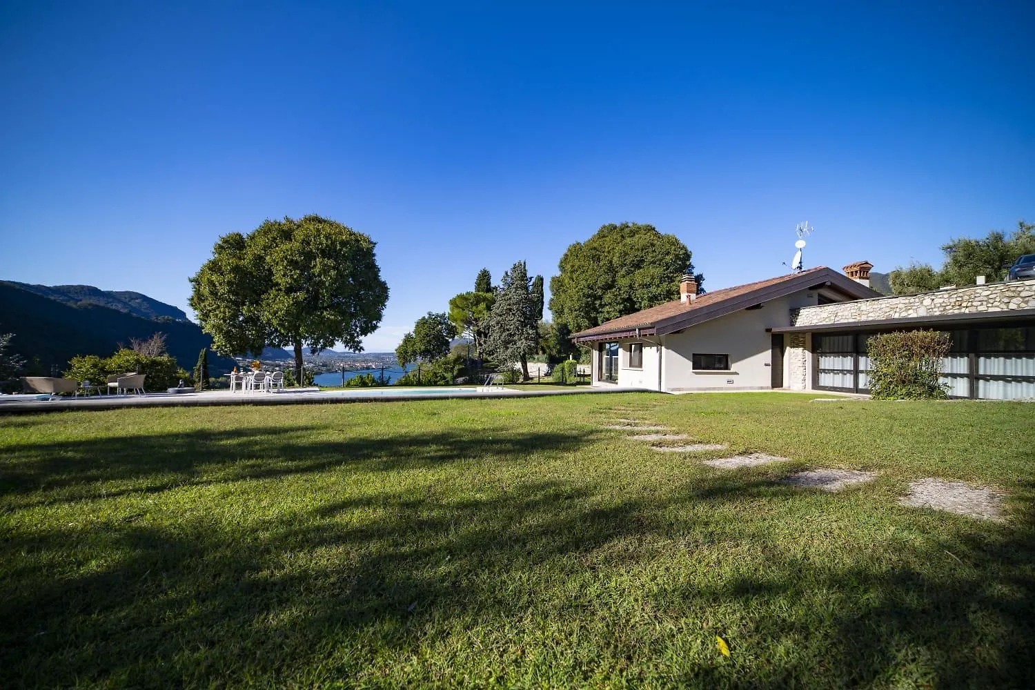 Villa Anna Lake View Pilzone 0*,
